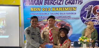 Jalankan Program Presiden, Bakamla Karimun Bagi Makan Bergizi Gratis ke Siswa