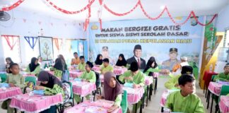 SDIT Al-Kautsar Jadi Percontohan Program Makan Bergizi Gratis Polda Kepri makan bergizi gratis polda kepri