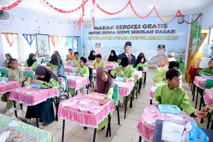 makan bergizi gratis polda kepri