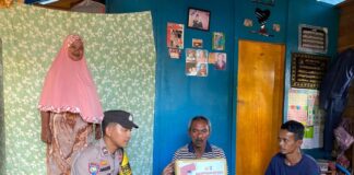 Polres Lingga Salurkan Bantuan untuk Korban Rumah Roboh