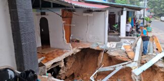 Delapan Rumah Terdampak Longsor di Kampung Melayu Sungai Panas