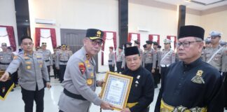 Apresiasi LAM Kepri, Kapolda Berikan Penghargaan Bhayangkara penghargaan bhayangkara lam kepri