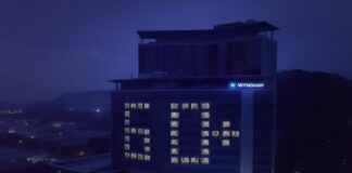 Ajak Tamu Matikan Lampu Sejam, Wyndham Panbil Batam Dukung Program Earth Hour
