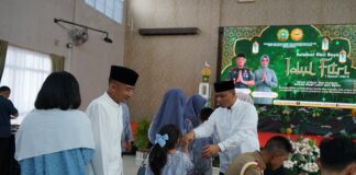 Ratusan Jemaah Padati Lapangan Apel Makorem 033/WP untuk Sholat Idul Fitri 1446 H