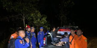 Tersesat di Hutan Sekupang, Petugas Damkar Batam Berhasil Selamatkan 4 Pelajar