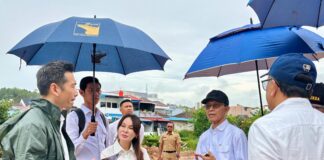 Amsakar dan Li Claudia Tinjau Penataan Sungai Baloi Indah