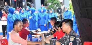 Bersama PMI dan INTI, Lanal Karimun Gelar Baksos Donor Darah: Kumpulkan Ratusan Kantong Darah