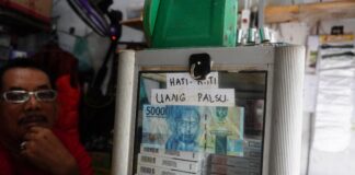 Jadi Korban Peredaran Upal, Warga Batam ini Pajang Upal di Warungnya untuk Edukasi Masyarakat