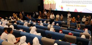 Li Claudia Nobar Bareng Siswa SD, Ajak Anak Batam Jadi Generasi Hebat li claudia nobar