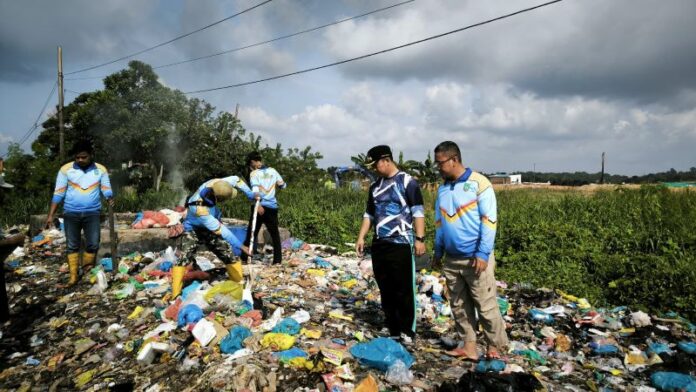 nongsa bersih-bersih tps liar