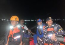 Boat Tim Sepak Bola Terbalik di Selat Nenek, 8 Korban Masih dalam Pencarian boat terbalik di selat nenek