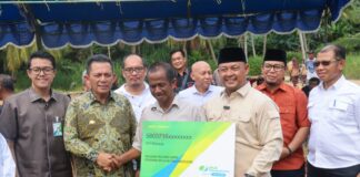 414 Nelayan Pulau Kasu Menerima Bantuan dari Pemprov Kepri