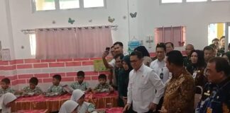 Pastikan Gizi Anak Sekolah Terpenuhi, Mendag Tinjau Dapur SPPG Batam