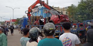 Sempat Lari, Pengemudi dan Kernet Truk Maut di Tiban Menyerahkan Diri truk maut di tiban