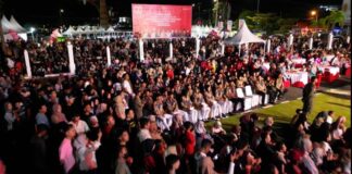 Ribuan Warga Tumpah Ruah di Gedung Daerah Kepri, Hadiri Malam Hiburan HUT RI gedung daerah kepri