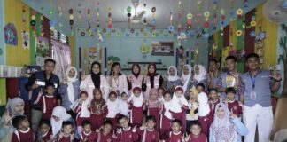 Srikandi PLN IP UBP Kepri dan Duta Bercahaya Beri Bantuan ke PAUD