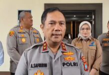 Kapolda Kepri Terima Satyalancana Wira Karya atas Peran Kunci Program MBG Satyalancana Wira Karya Kapolda Kepri