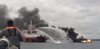 Kapal Kayu Misterius Terbakar di Selat Riau, Petugas Cari Keberadaan Awak Kapal
