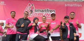 Hujan Tak Surutkan Semangat Pelari Tuntaskan Smartfren Fun Run 2025 Smartfren Fun Run 2025