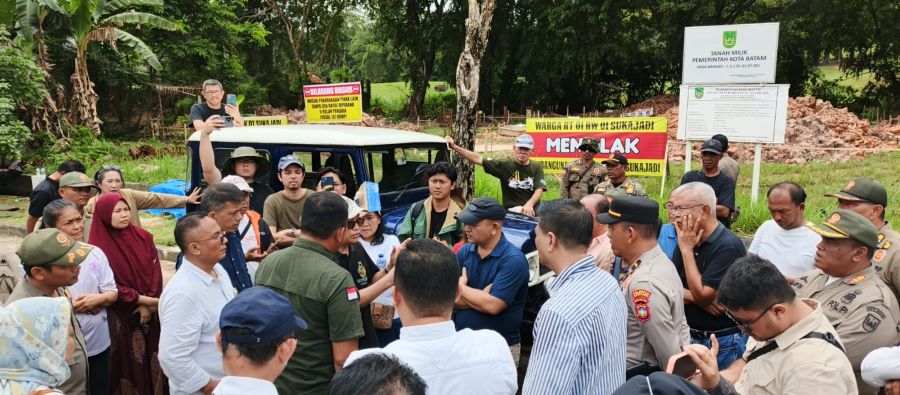 Warga Sukajadi Unjuk Rasa, Kehadiran Kasi Intel Kejari Batam Dipertanyakan