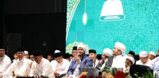 Kepri Bersalawat, Ribuan Warga Batam Larut Bersama Habib Syech dan Habib Jindan