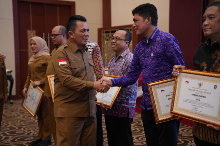 PLN Batam Raih Penghargaan Paritrana Award dari Pemerintah Provinsi Kepri