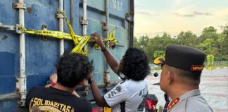 Polresta Barelang Tangkap 25 Orang Terkait Aktivitas Bongkar Muat Barang Bekas Impor di Batam