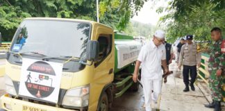 Komunitas RoS Siram 5.000 Liter Air Ruqyah di Jembatan I Barelang untuk Peringatan WSPD