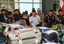 Polda Kepri Tangkap 4 Tersangka Penyelundupan Pakaian Bekas Ilegal penyelundupan pakaian bekas ilegal