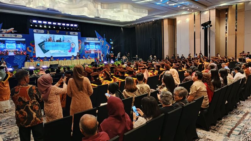 Wisuda Poltekpar Batam 2025, Prosesi Diikuti Lulusan di AS hingga Hongkong