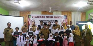 Siswa Kelas 1 SD dan SMP Tanjungpinang Terima Seragam Gratis seragam gratis tanjungpinang