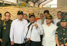 Kunker Mentan Amran ke Karimun, Serukan Perang Lawan Mafia dan Penyelundup Beras