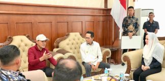 Amsakar-Li Claudia Salurkan Bantuan Rp4,8 M dari Warga Batam untuk Bencana Alam Aceh