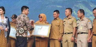 Kelurahan Bukit Cermin Tanjungpinang Barat Sabet Penghargaan Nasional kelurahan bukit cermin tanjungpinang