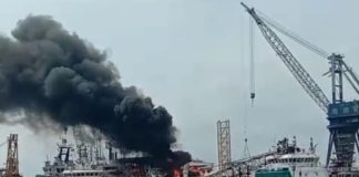 Disnakertrans Kepri Pastikan Tak Ada Korban dalam Kebakaran Kapal di PT ASL Kebakaran Kapal di PT ASL