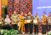 Daya Saing Daerah Meningkat, Karimun Terima Penghargaan dari BRIN karimun terima penghargaan BRIN