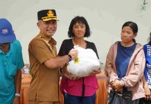 Pemko Tanjungpinang dan Yayasan Hakka Sejahtera Salurkan Bingkisan Imlek bingkisan imlek tanjungpinang