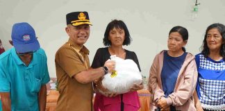 Pemko Tanjungpinang dan Yayasan Hakka Sejahtera Salurkan Bingkisan Imlek bingkisan imlek tanjungpinang