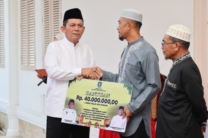 Gelar Buka Puasa Bersama, Pemprov Kepri Beri Santunan Anak Yatim dan Bantuan Rumah Ibadah