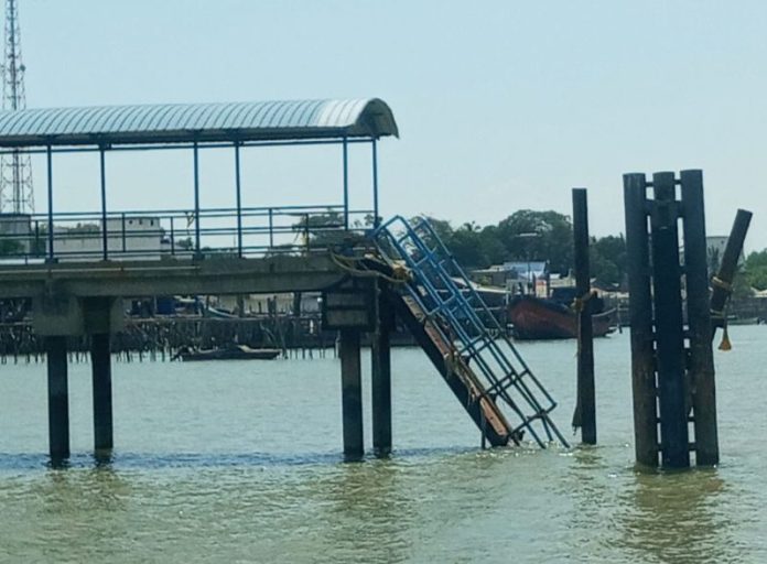 pelabuhan tak terawat karimun