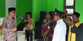 Lantik Kades Cemaga, Wabup Natuna Tekankan Transparansi Dana Desa kades cemaga natuna