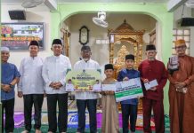 Gubernur Ansar Safari Ramadan di Masjid Ar-Rahim, Serahkan Bantuan Rp500 Juta untuk Rumah Ibadah