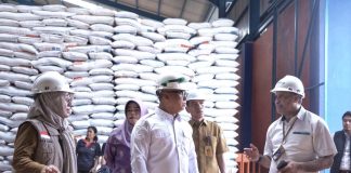 Wagub Nyanyang Pastikan Stok Beras dan Minyak Goreng Bulog Tersedia Sampai Lebaran