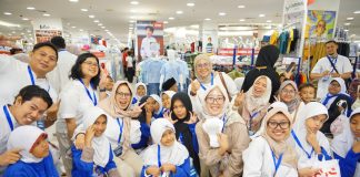 Pertamina Ajak Anak Yatim Pilih Baju Lebaran Lewat Program Sebaran 5.0