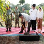 Menhan Sjafrie Resmikan Masjid Bintang Amin Angkasa di Batam