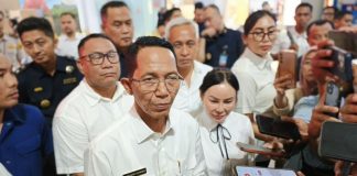 Amsakar-Li Claudia Tinjau Pelabuhan Batam Center Usai Dugaan Pungli Imigrasi pungli imigrasi batam