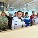 Gubernur Ansar Tinjau Pemudik KM Kelud Tujuan Belawan di Pelabuhan Batuampar Batam