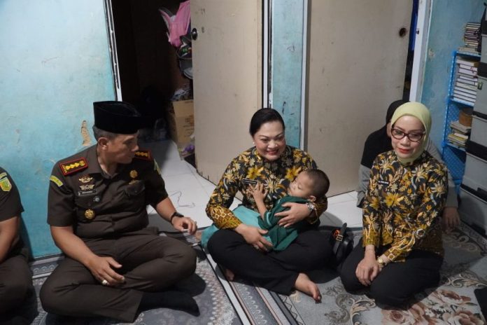 kejari batam kunjungi panti