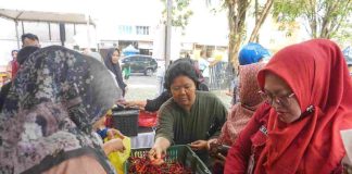 Sambut Lebaran, Operasi Pasar Murah Tanjungpinang Diserbu Warga operasi pasar murah tanjungpinang