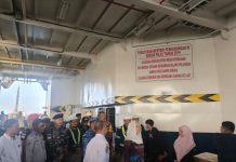 Bupati Natuna Pantau Arus Mudik di Pelabuhan Penagi